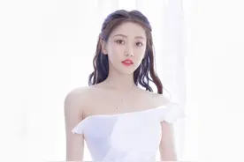 高颜值女神 姜贞羽图片