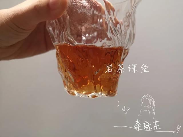 武夷岩茶都说香清甘活，那一款肉桂的苦味明显，到底是为什么？
