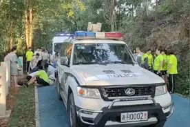 痛心！湖南一男孩为捡篮球溺水身亡图片