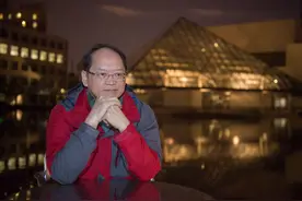 傅佩荣：人生无常何必活得那么认真？说这话的人一定不懂两个世界图片