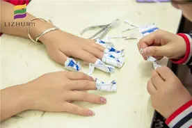 广西美甲师培训课程：如何正确使用卸甲包卸甲？图片