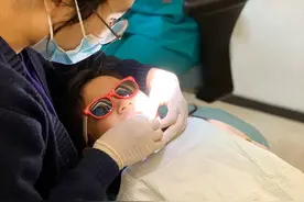 女儿拔牙记图片