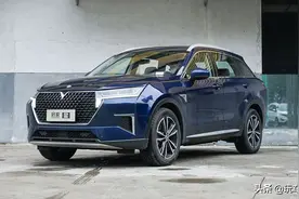 头等舱内饰！油耗6.1L的启辰星上市，售10.96万起！图片