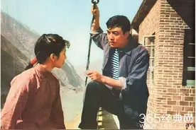 一部诗意盎然的老电影《等到满山红叶时》图片
