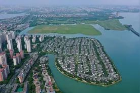 苏州有个国内顶级别墅区，楼王别墅10个亿，一套别墅等于一个园林图片