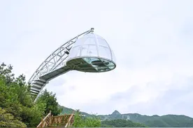 贵州“最刺激”的悬崖酒店，四周全是透明玻璃，脚下就是万丈深渊图片