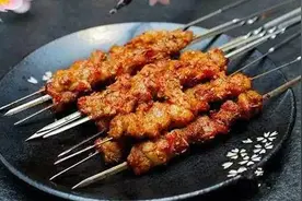羊肉串的烤制技术的详解，老远就能闻到香味，快收藏图片