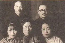 她因克夫克子出家为尼，还俗后嫁给大22岁丈夫，生下一位总统儿子图片