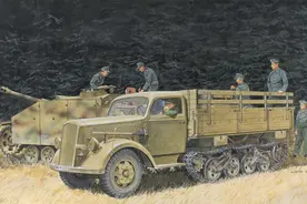 俄国东线该死的泥浆公路怎么破？2万辆德军卡车换上铁脚板图片