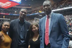 NBA最美日本女记者，年过30仍单身，坦言奥尼尔是自己的理想男友图片