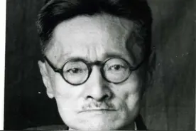 民国第一狂人刘文典，蒋介石扇他两耳光，他一脚回踹老蒋的肚子图片