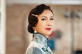 她穿旗袍在卢浮宫走秀，火到国外：这样的女人，到老也很美图片