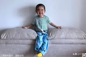 湖北3岁萌娃患病后成“毛娃”，总是满脸微笑，妈妈却暗自抹泪图片