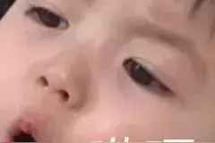 表情包：呦呵，小老弟飘啦图片