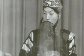 京剧大师谭富英在天津挨倒好，多年后在天津的纪谭演出又挨了倒好图片