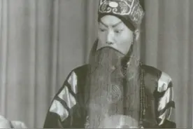京剧大师谭富英在天津挨倒好，多年后在天津的纪谭演出又挨了倒好图片