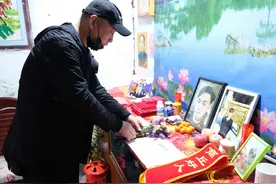 清明前，一束鲜花祭奠儿子的见义勇为，祭奠儿子的从善如流图片