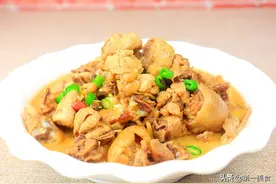 炖鸡时，千万不要直接下锅炖，多加这两步，鲜嫩入味，不腥不柴图片
