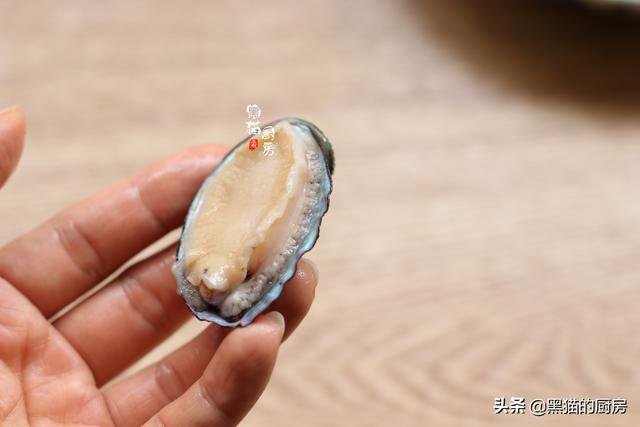 人参花胶鲍鱼煲鸡汤 2026年花胶鲍鱼海参煲鸡可以放人参吗
