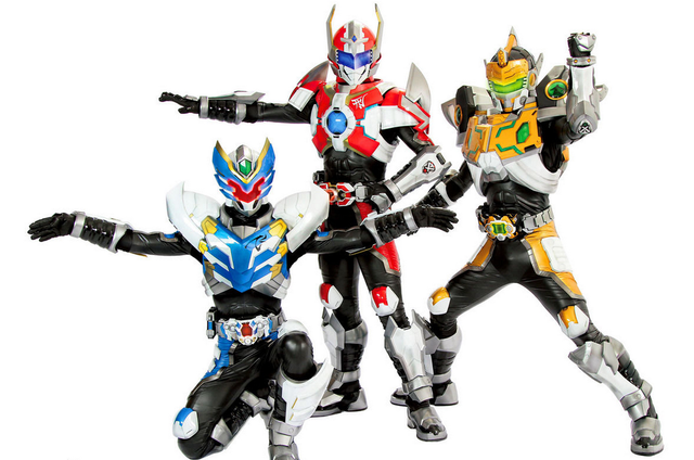 铠二中的四套铠甲都有哪些特点？