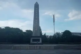 入烈士陵园，感英雄之魂图片