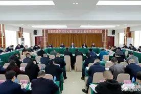 陈训华在市委理论学习中心组（扩大）集中学习研讨会上强调 深入贯彻落实党的十九届五中全会精神图片