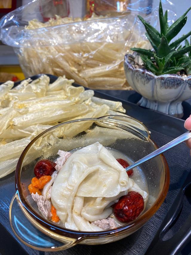 花胶有红点绿色胆汁还能吃吗 2026年花胶有红色杂质好吗