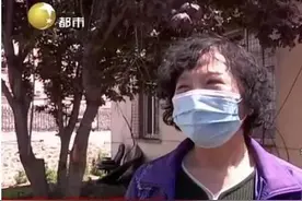 男子深夜狂敲陌生人大门，大喊“赶紧做碗面”！结果让人愤怒图片