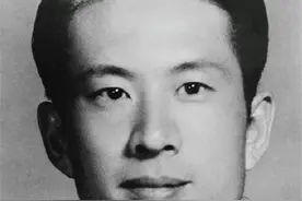 “高营长”冯喆：被妻子猜疑一生，49岁死因成谜，夫妻没有合葬图片