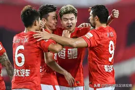 中超！山东鲁能泰山1-2惜败广州恒大！河南建业2-1逆转沧州雄狮图片