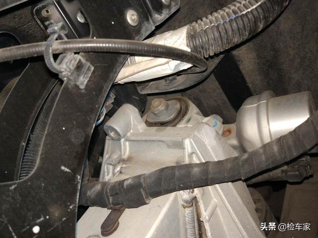 汽车车门内饰鱼鳞是什么