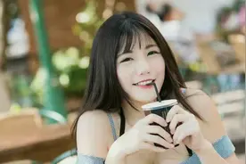 前世，你是我初恋的情人。你也深深爱着我，但是因为身份不相当图片