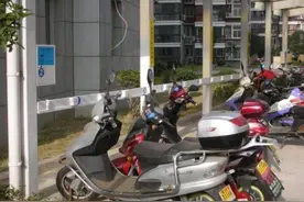 电动车刚充满电，为什么一加速却直接掉2格？维修师傅说出了实话图片