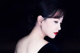 女艺人无隐私？在家遭偷拍，照片被肆意传播，太无底线惹众怒图片