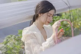 越南女孩长相清纯走红网络，被称为“草莓女神”图片