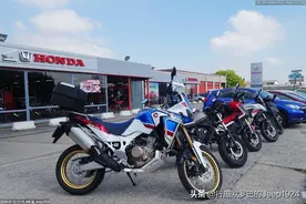 老司机带你逛欧洲的Honda店，看看在卖哪些型号的摩托车图片