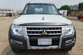 “山猫”即将落幕！三菱帕杰罗V97经典硬派越野SUV 配置全面解析图片