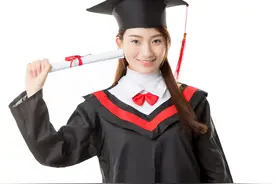 大学教授失德变“叫兽”，硕士女生为出国留学被性侵图片