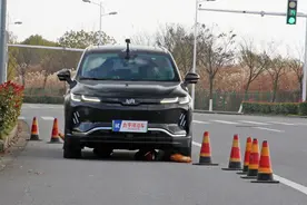 为啥干不过小鹏和蔚来？20多万的威马SUV接受毒打，结果真相了…图片