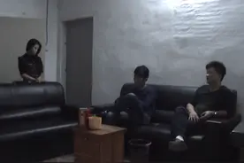 这个导演太敢拍，工地出租屋旁的“灰色交易”，全在这部纪录片里图片