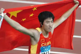 如何评价37枚金牌加身的刘翔？美国跨栏名将奥利弗一句话引人深思图片