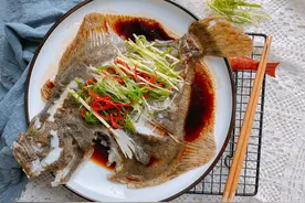 清蒸多宝鱼，牢记“2要素”，简单一蒸就是硬菜，鱼肉鲜嫩无腥味图片