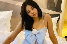 Jennie、周雨彤爱穿的吊带背心：挂脖、超短、针织元素都在这啦图片