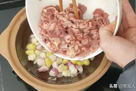 广式生焗猪利，一锅让人越吃越爱的啫啫煲，6分钟出锅，咸香下饭图片