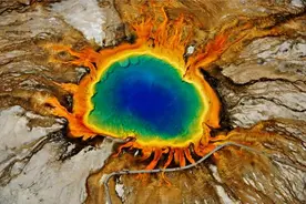 黄石公园：躺在美国心脏地带上，有外太空的奇特地貌，究竟多奇幻图片