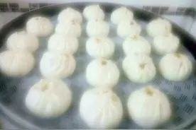 蒸包子有哪些技巧？为什么我蒸的包子总是像死面的一样图片