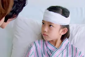 女孩生病住院，心里恐惧受到惊吓，结果连说话都难以发声了