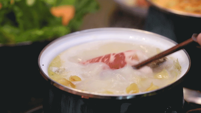 奶白色鱼翅花胶汤 2026年花胶鱼翅汤的做法