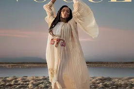 白化病超模 温妮·哈洛 Winnie Harlow Vogue Greece  2020 2月图片