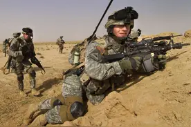 美军步兵不堪一击？看他们一个步兵班的火力，你还会这样觉得么图片